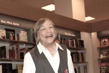 Los Angeles, CA - 7 Ağustos 2024: Alison Arngrim Los Angeles 'taki The Grove' da Barnes ve Noble 'da düzenlenen Geri' s Jewel Book İmza 'nın Geri' s Jewel and Gems 'ine katıldı.