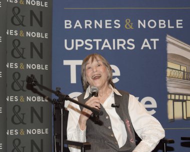 Los Angeles, CA - 7 Ağustos 2024: Geri Jewel, Geri 's Jewel tarafından Los Angeles' taki The Grove 'da düzenlenen Geri Jewel Book İmza' ya katıldı..