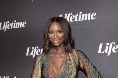 Westwood, CA - 8 Ağustos 2024: Terry McMillans 'daki Kırmızı Halı Gelenleri ve Garcelle Beauvais, Westwood' daki IPIC tiyatrosunda Yaşam Boyu Olayında Aşk Tarafından Ayartıldı.