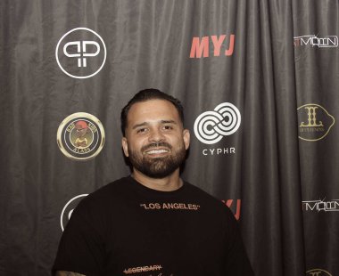 Santa Monica, CA - 6 Eylül 2024: Malik Yusef 'in albüm dinleme partisi için Büyük Uzay Los Angeles' ta kırmızı halı geldi.