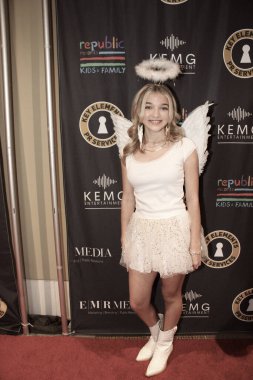 Hollywood, CA - 14 Eylül 2024: Ürkütücü Mevsim Fırlatma Partisi için Hollywood 'daki Ovation Tiyatrosu' ndaki Şairler Yolu Galerisi 'nde kırmızı halı geldi.