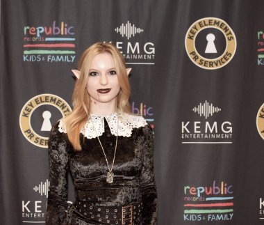 Hollywood, CA - 14 Eylül 2024: Ürkütücü Mevsim Fırlatma Partisi için Hollywood 'daki Ovation Tiyatrosu' ndaki Şairler Yolu Galerisi 'nde kırmızı halı geldi.