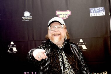 Burbank, CA - 28 Eylül 2024: SATARA Sağlık Spa Merkezi 'nde düzenlenen Sonbahar Emmy versiyonu için kırmızı halı geldi.