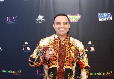 Burbank, CA - 28 Eylül 2024: SATARA Sağlık Spa Merkezi 'nde düzenlenen Sonbahar Emmy versiyonu için kırmızı halı geldi.