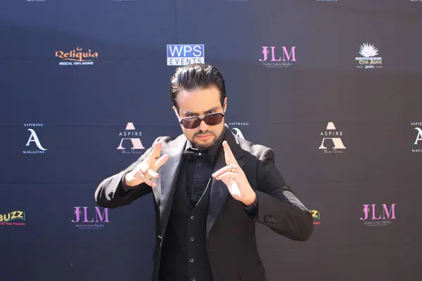 Burbank, CA - 28 Eylül 2024: SATARA Sağlık Spa Merkezi 'nde düzenlenen Sonbahar Emmy versiyonu için kırmızı halı geldi.