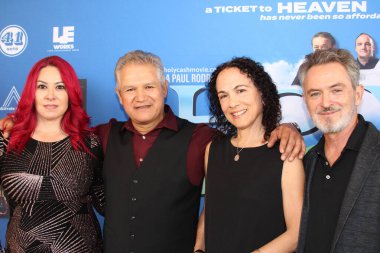 Los Angeles, CA - 2 Ekim 2024: Century City, Kaliforniya 'daki AMC Tiyatrosu' nda düzenlenen Holy Cash prömiyeri için kırmızı halı geldi. Etkinliğe filmin yazarı ve yapımcısı Paul Rodriguez de katıldı..