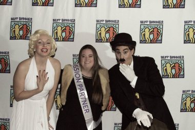 Los Angeles, CA - 24 Ekim 2024: Los Angeles 'taki Skirball Center' da düzenlenen En İyi Patiler Galası ve yardım gecesi için kırmızı halı geldi.