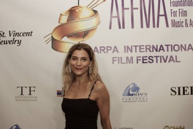 Los Angeles, CA - 27 Ekim 2024: Los Angeles 'taki Harmony Tiyatrosu' nda düzenlenen 27. ARPA Uluslararası Film Festivali için kırmızı halı geldi. Etkinliğe yönetmenler, yazarlar, yapımcılar ve oyuncular katıldı..