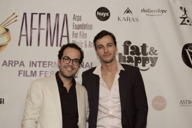 Los Angeles, CA - 27 Ekim 2024: Los Angeles 'taki Harmony Tiyatrosu' nda düzenlenen 27. ARPA Uluslararası Film Festivali için kırmızı halı geldi. Etkinliğe yönetmenler, yazarlar ve yapımcılar katıldı.