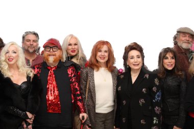 Hollywood, CA - 6 Aralık 2024: Ünlüler, aktörler ve misafirlerin katılımıyla Hollywood Müzesi 'ndeki ağaç budama etkinliği için gelenler. Etkinlikte en sevilen Noel hikayelerinin süslenmesi de yer aldı.