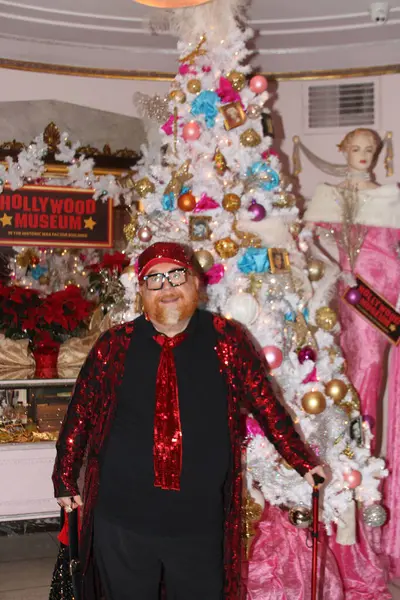 Hollywood Müzesi 'nde Noel ağacı buduyor.