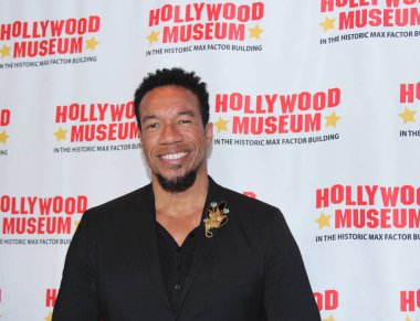 Hollywood, CA - 20 Şubat 2025: Hollywood, Kaliforniya 'daki Hollywood Müzesi' ndeki Siyah Tarih Sergisi için kırmızı halı geldi. Konuklar arasında şarkıcı Freda Payne ve Motown 'un First Lady' si Claudette Robinson da yer aldı..