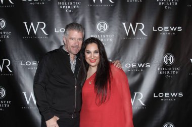 Hollywood, CA - 22 Mart 2025: Hollywood 'daki Loews Oteli' nde Las Vegas mentalisti Banachek 'in oynadığı özel etkinlik için kırmızı halı geldi..