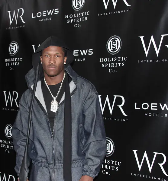 Hollywood, CA - 22 Mart 2025: Hollywood 'daki Loews Oteli' nde Las Vegas mentalisti Banachek 'in oynadığı özel etkinlik için kırmızı halı geldi..