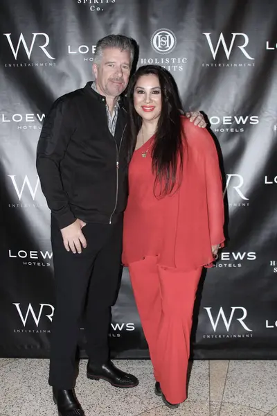 Hollywood, CA - 22 Mart 2025: Hollywood 'daki Loews Oteli' nde Las Vegas mentalisti Banachek 'in oynadığı özel etkinlik için kırmızı halı geldi..