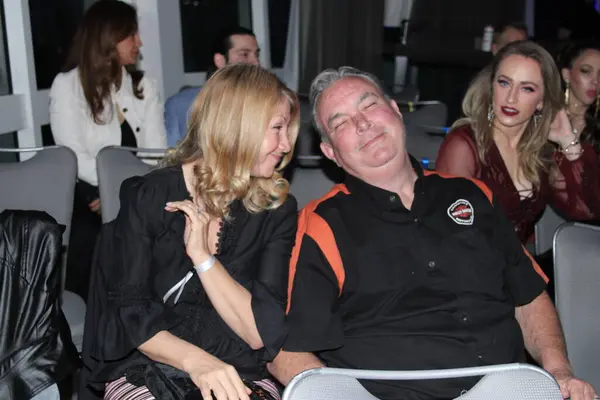 Hollywood, CA - 22 Mart 2025: Hollywood 'daki Loews Oteli' nde Las Vegas mentalisti Banachek 'in oynadığı özel etkinlik için kırmızı halı geldi..