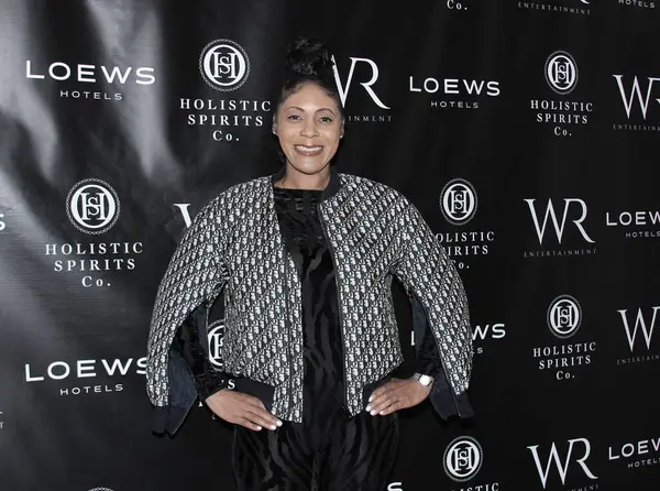 Hollywood, CA - 22 Mart 2025: Hollywood 'daki Loews Oteli' nde Las Vegas mentalisti Banachek 'in oynadığı özel etkinlik için kırmızı halı geldi..