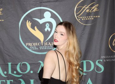 Anaheim, CA - 19 Nisan 2025: Teal Awards Galası için Anaheim Hilton Suites Oteli 'ne kırmızı halı geldi.