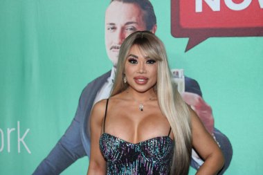 Batı Hollywood, CA - 1 Mayıs 2025: David Madrigal 'in Şebeke lansmanı için SUR restoranına kırmızı halı geldi.