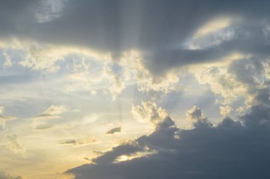 Bulutlu güzel gökyüzü