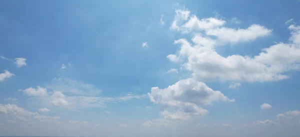 Cielo Azul Con Nubes Por Tarde Vista Naturaleza — Foto de Stock