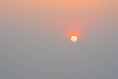 Akşamları güzel gün batımı, doğa arka planı.