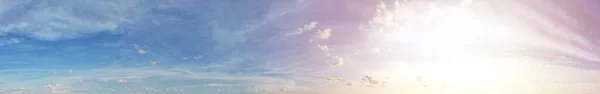 Panorámában Lévő Felhők Lágy Szórt Fénye Álomszerű Varázslatos Légkört Teremtett — Stock Fotó