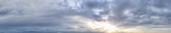 Panorama Des Schönen Sommersonnenuntergangs Himmel Mit Blauen Wolken Abend Gutes — Stockfoto