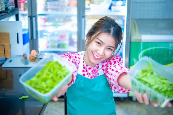 Asian Farmer Looked Happy Content She Holding Plastic Box Fresh — Stock Photo, Image