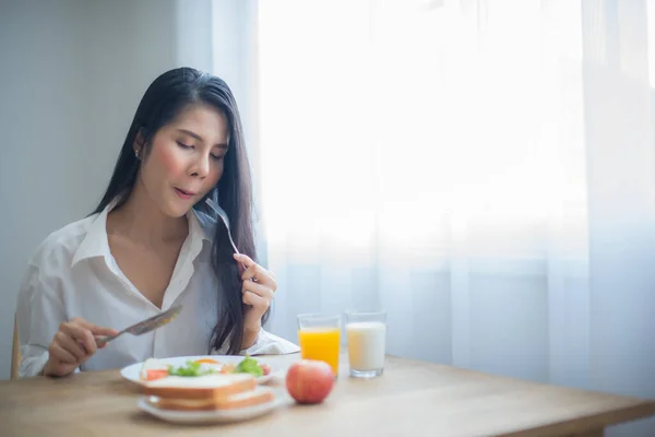 Pretty Asian Woman Having Breakfast Happiness Early Hours Day — Stock Photo, Image