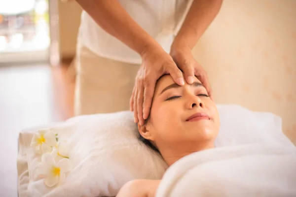 Beautiful Asian Woman Being Massaged Smiling Face Professional Masseuse Hands — Stock Photo, Image