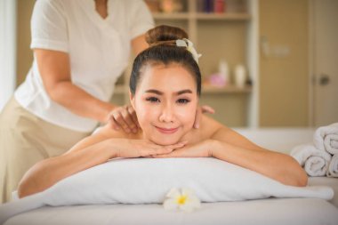 Profesyonel masözlerin sıcak ve dost canlısı tavırları müşterileri rahatlatıyor. Rahat ve keyifli bir deneyim yaşatmak için..