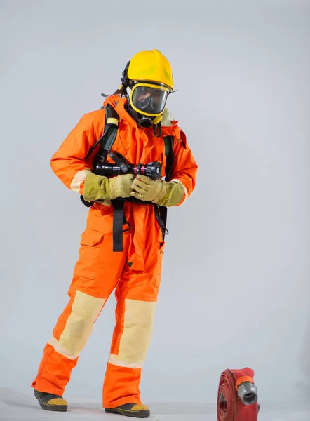 Bombeiros Estão Verificando Seus Equipamentos Vestíveis Para Segurança Trabalho Fundo — Fotografia de Stock