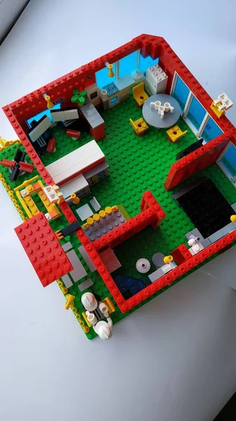 Casa Com Mobiliário Construído Partir Lego Lazer Das Crianças — Fotografia de Stock