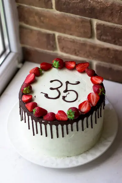 Birthday cake with the numbers 35. Birthday greetings