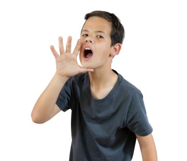 Çocuk, şeffaf arka planda izole bir şekilde yüksek sesle konuşuyor. Çocuk çığlık atıyor. PNG şeffaf.