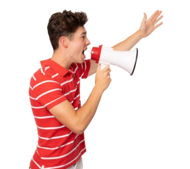 Soyutlanmış, şeffaf bir geçmişi olan yakışıklı genç bir adam megafondan bağırıyor. PNG şeffaf