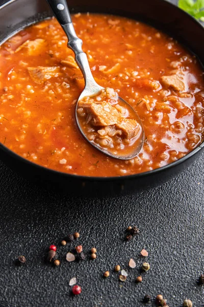 Kharcho Rote Tomatensuppe Fleisch Reismehl Lebensmittel Snack Auf Dem Tisch — Stockfoto