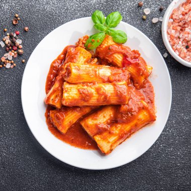 Makarna, vejetaryen, sebze, domates, domates, sağlıklı yemek, abur cubur diyeti. 