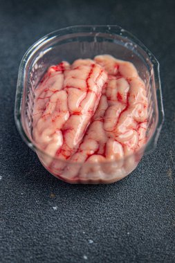 Beyin sakatatı çiğ et lezzetli çerez mortadella, fıstık, jambon sağlıklı abur cubur diyeti masada fotokopi uzayı arka plan manzarası.