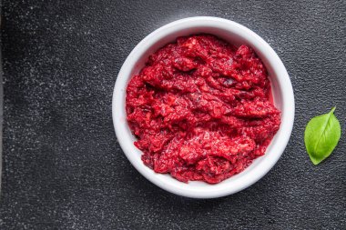 Pancar salatası rendelenmiş sebze rendelenmiş taze lezzetli çerez sağlıklı yemek abur cubur diyeti masanın üzerinde fotokopi uzayı arka plan kırsal üst görüş keto veya paleo diyet vejetaryen veya vejetaryen gıda