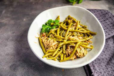 pirinç eriştesi, yeşil fasulye, sebze, Asya yemeği lezzetli çerez masada sağlıklı yemek atıştırmalığı fotokopi uzayı arka plan kırsal manzarası