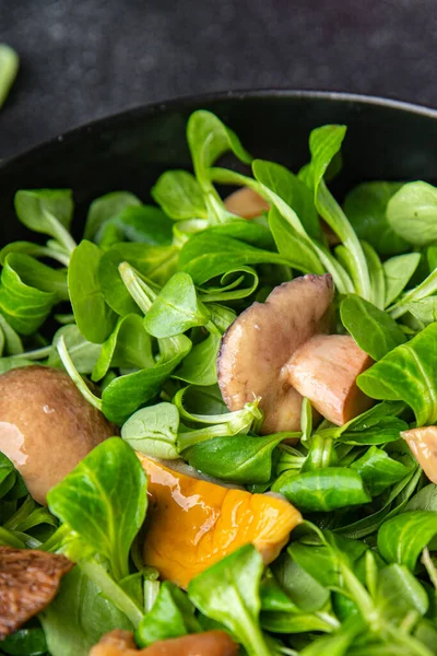 Salad Jamur Irisan Acar Makanan Ringan Atas Meja Menyalin Ruang — Stok Foto