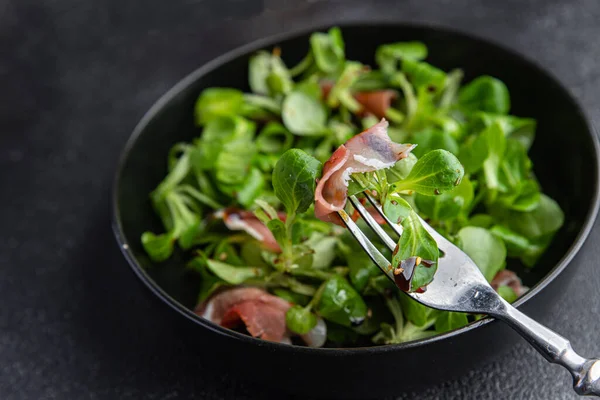 Jamon Salada Envelhecido Carne Fresco Saudável Refeição Comida Lanche Mesa — Fotografia de Stock