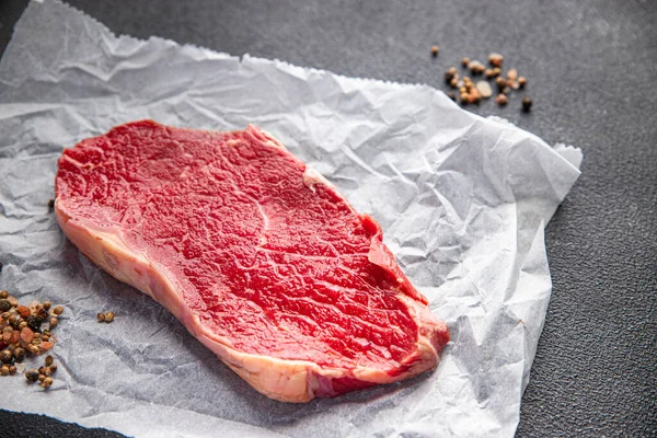 Biftek Taze Çiğ Yemeği Masadaki Fotokopi Uzay Yiyeceklerinin Arka Plan — Stok fotoğraf