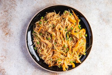 pirinç eriştesi sebze Asya yemeği taze funselli yemek atıştırmalığı fotokopi masasında uzay yemeği arka plan kırsal manzarası