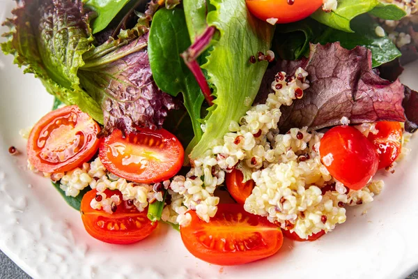 Quinoa Salad Tomato Green Lettuce Mix Healthy Meal Food Snack — Stock Photo, Image
