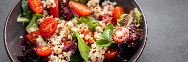 Quinoa Salada Tomate Mistura Alface Verde Refeição Saudável Comida Lanche — Fotografia de Stock
