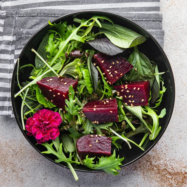 Salad Beet Slice Fresh Beetroot Mix Green Lettuce Healthy Meal — Stock Photo, Image