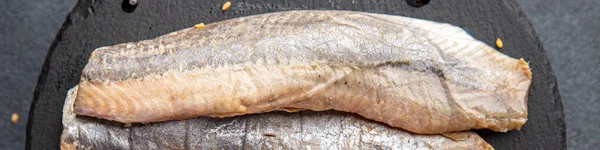 ニシンの切り身魚介類食事テーブルの上の軽食コピースペースフード背景素朴なトップビュー — ストック写真